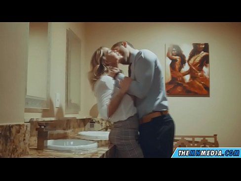 ❤️ Nuair a mheallann blonde busty tú i seomra scíthe poiblí ❤️❌ Físeán fucking linn ❤